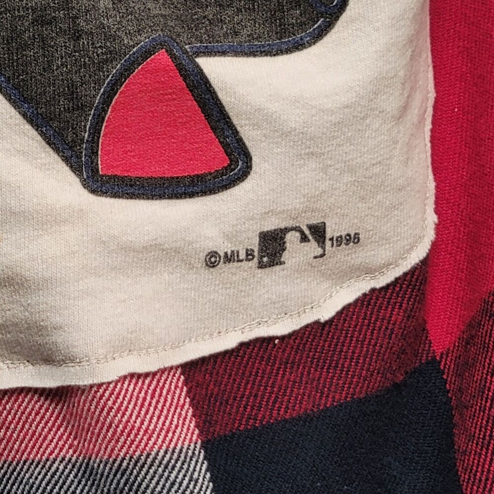 Cleveland Indians 1996 Upcycled Flannel Shirt Express Men Medium Chief Wahoo MLB - Picture 5 of 13